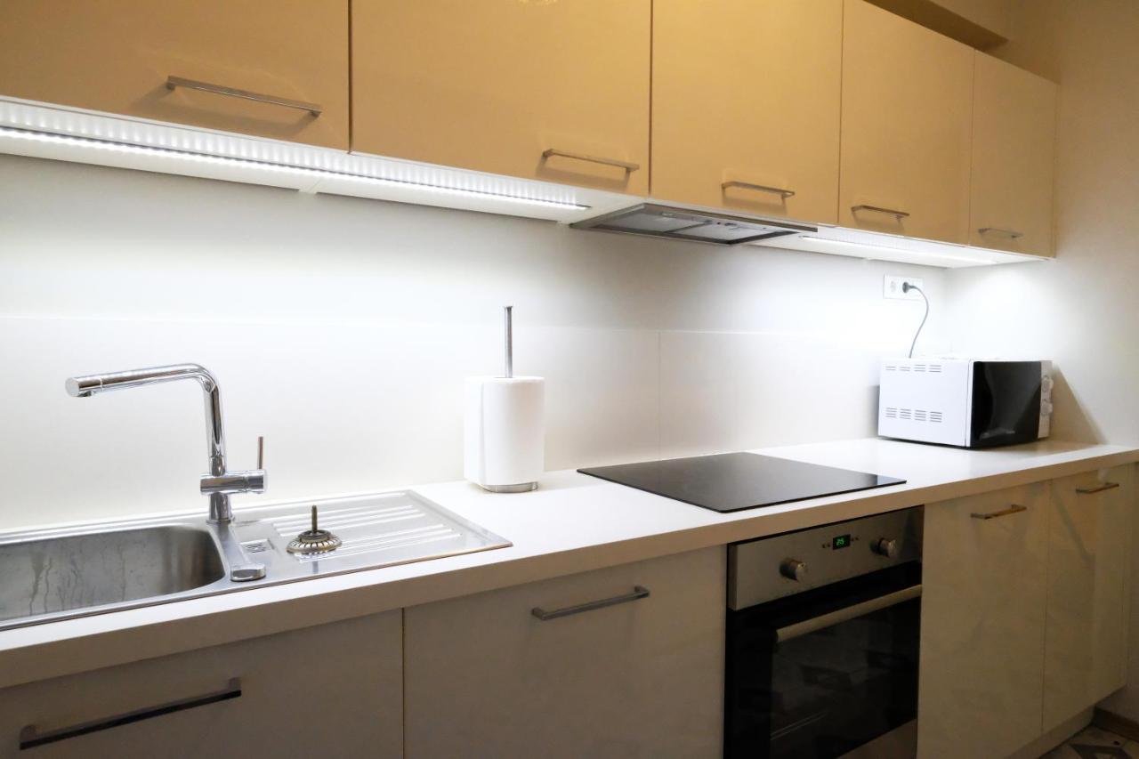 Tallinn City Apartments - 2 Bedroom On Old Town Main Street Viru Exterior photo